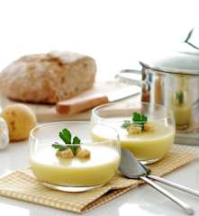 Crema de ajo con puerro y patatas