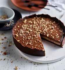 Tarta de chocolate y avellanas
