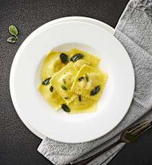 Ravioli ricotta e spinaci