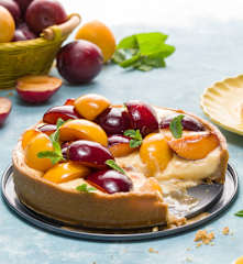 Tarta de lima-limón y ciruelas