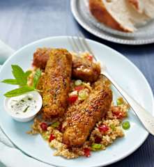 Möhren-Aprikosen-Köfte mit Joghurt-Minz-Dip