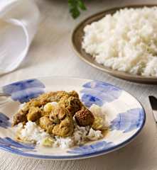 Conejo al curry con manzana