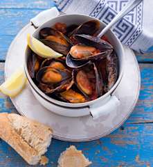 Miesmuscheln in pikanter Tomatensauce