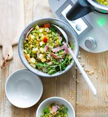 Salade de pois cassés, jambon et pommes