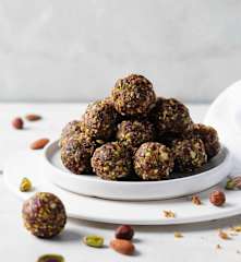 Praline di datteri e frutta secca