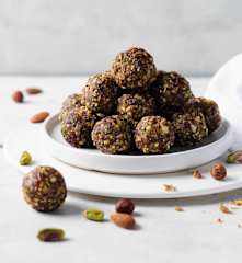 Praline di datteri e frutta secca