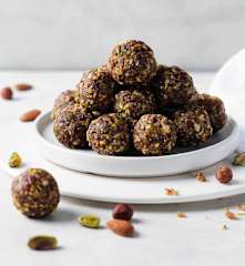 Date and nut balls