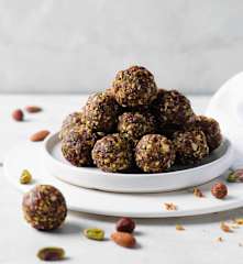 Date and Nut Balls