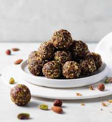 Date and Nut Balls