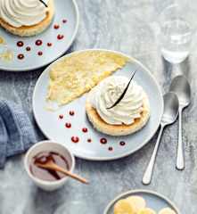 Cake à la vanille, compotée à la banane et caramel