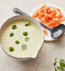 Kohlrabi-Cremesuppe mit Räucherlachs