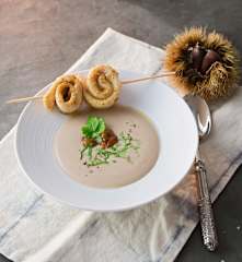 Maronisuppe mit Nuss-Fisch