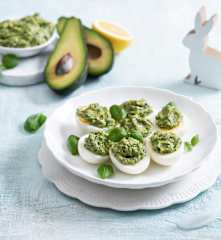 Dip chrzanowy z awokado i bazylią