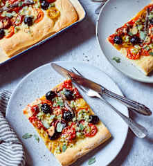 Tomatenfocaccia mit Oliven