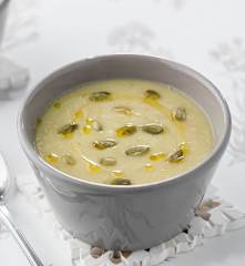 Creme de alho-francês com sementes de abóbora