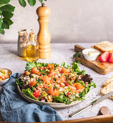 Ensalada de judías blancas con salmón ahumado