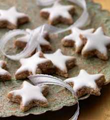 Cinnamon Stars (German)