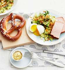 Krautsalat mit Leberkäse