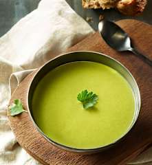 Maydanozlu Kereviz Çorbası