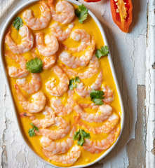 Tiradito de camarones con pasta de ají amarillo