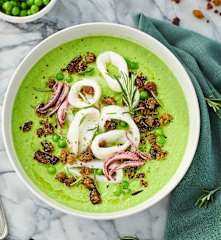 Anelli di totano su crema di piselli