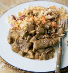 Spezzatino di manzo ai funghi con cous cous di cavolfiore