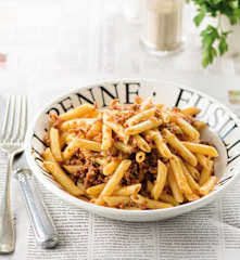Penne com carne picada