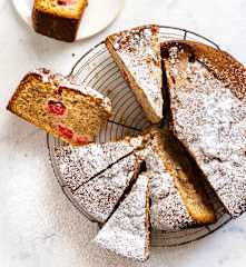 Gâteau aux framboises et aux noisettes
