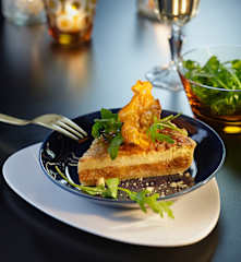 Süßkartoffelquiche mit karamellisierten Zwiebeln