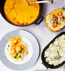 Rejer med ananassauce og ris