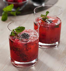 Blackberry and Raspberry Vodka Tonic