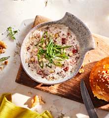 Walnuss-Aufstrich mit Schinkenspeck