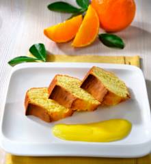 Ciambellone con crema all'arancia