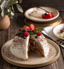 Deser biszkoptowy z budyniem i śmietaną (Zuccotto)