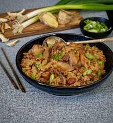 Chicken and Chinese sausage rice