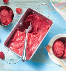 Helado de frambuesa al aroma de clavo