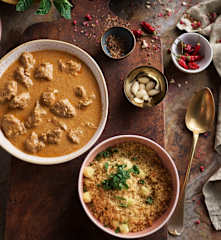 Slow Cooking Lammcurry mit Gurken-Minz-Couscous