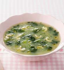 Sopa de espinafres e cotovelinhos