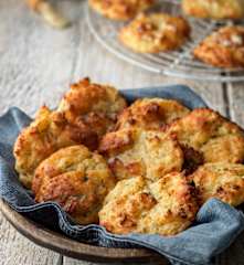 Garlic Cheddar Biscuits