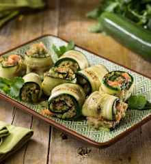 Rotolini di zucchine e salmone