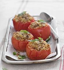 Tomates rellenos de carne y quinoa