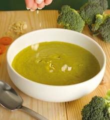 Creme light de brócolos e curgete