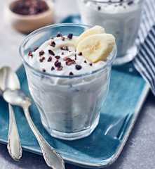 Bananenquark mit Kakaonibs
