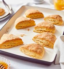 Cheddar-Salbei-Scones