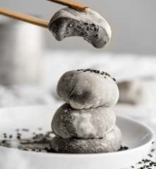 Mochi glacé au sésame noir