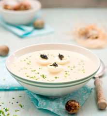 Zupa chrzanowa z jajkiem przepiórczym