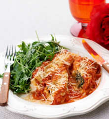 Canelones com alheira, espinafres e requeijão