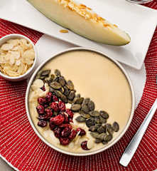 Smoothie bowl de melón y melocotón