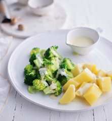 Brokkoli und Kartoffeln mit Gorgonzola-Sauce