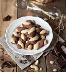 Biscotti intrecciati (di Erica Liverani)